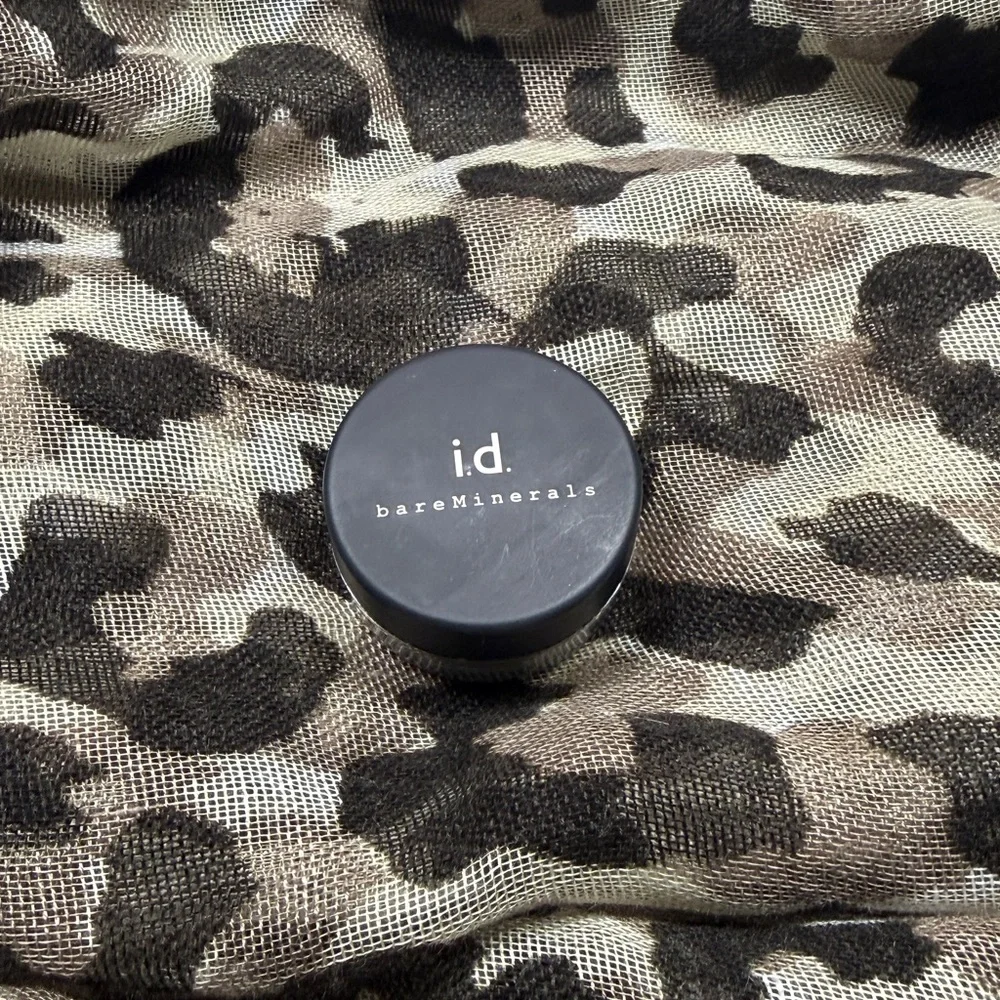 Vintage bareMinerals i.d. Eyeshadow in shade nurture. Unopened.